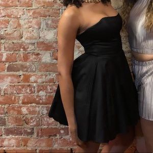 Black poofy French connection dress w/tulle